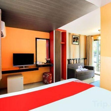Oyo 271 The Resort Romklao Bangkok Eksteriør billede