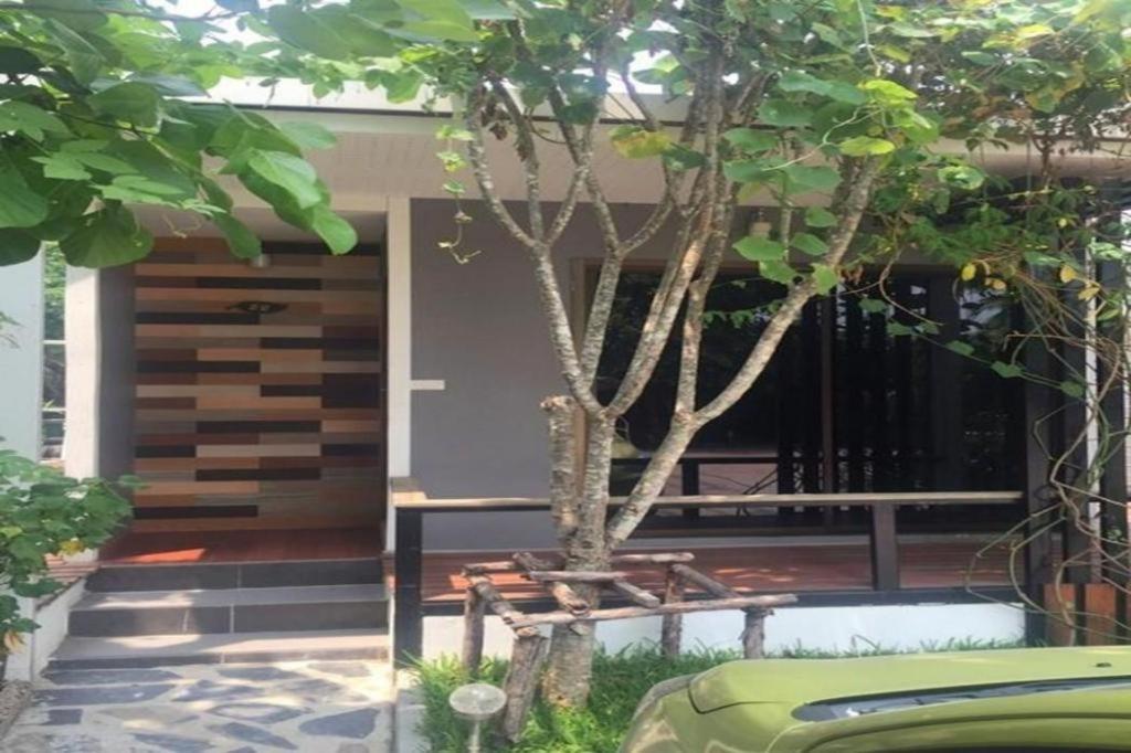 Oyo 271 The Resort Romklao Bangkok Eksteriør billede