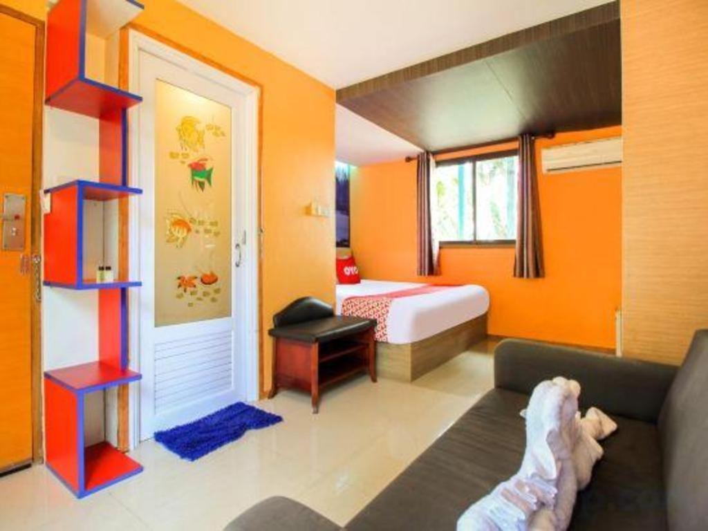 Oyo 271 The Resort Romklao Bangkok Eksteriør billede
