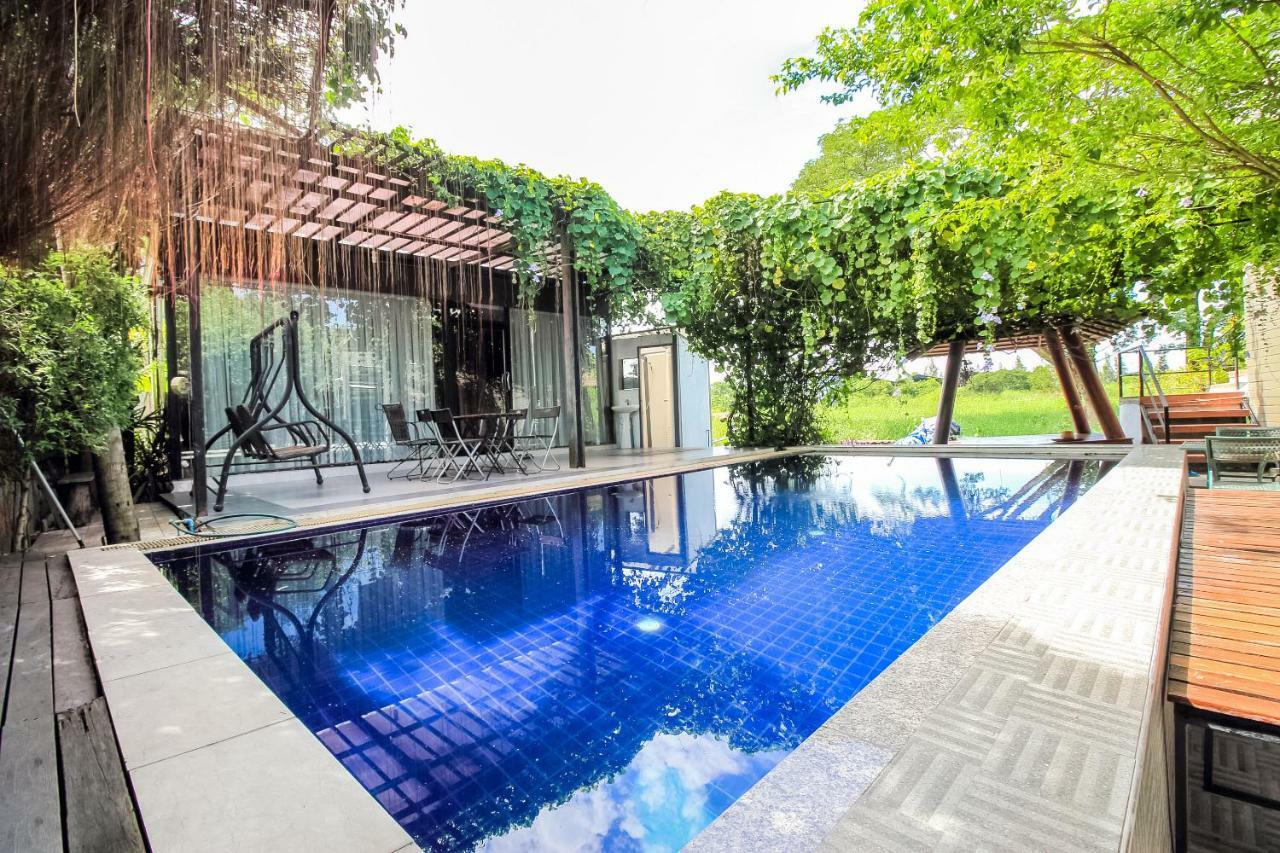 Oyo 271 The Resort Romklao Bangkok Eksteriør billede