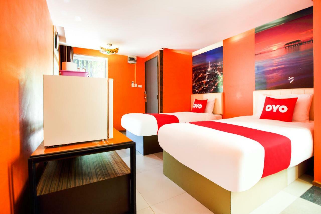 Oyo 271 The Resort Romklao Bangkok Eksteriør billede